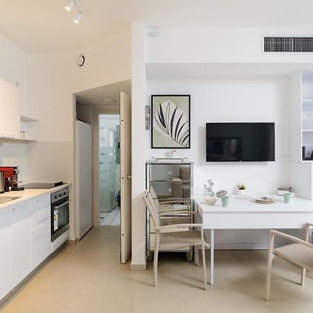 Quiet Hideaway & Terrace Near Beach By Feelhome Тел Авив Екстериор снимка