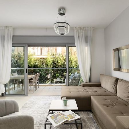 Quiet Hideaway & Terrace Near Beach By Feelhome Тел Авив Екстериор снимка