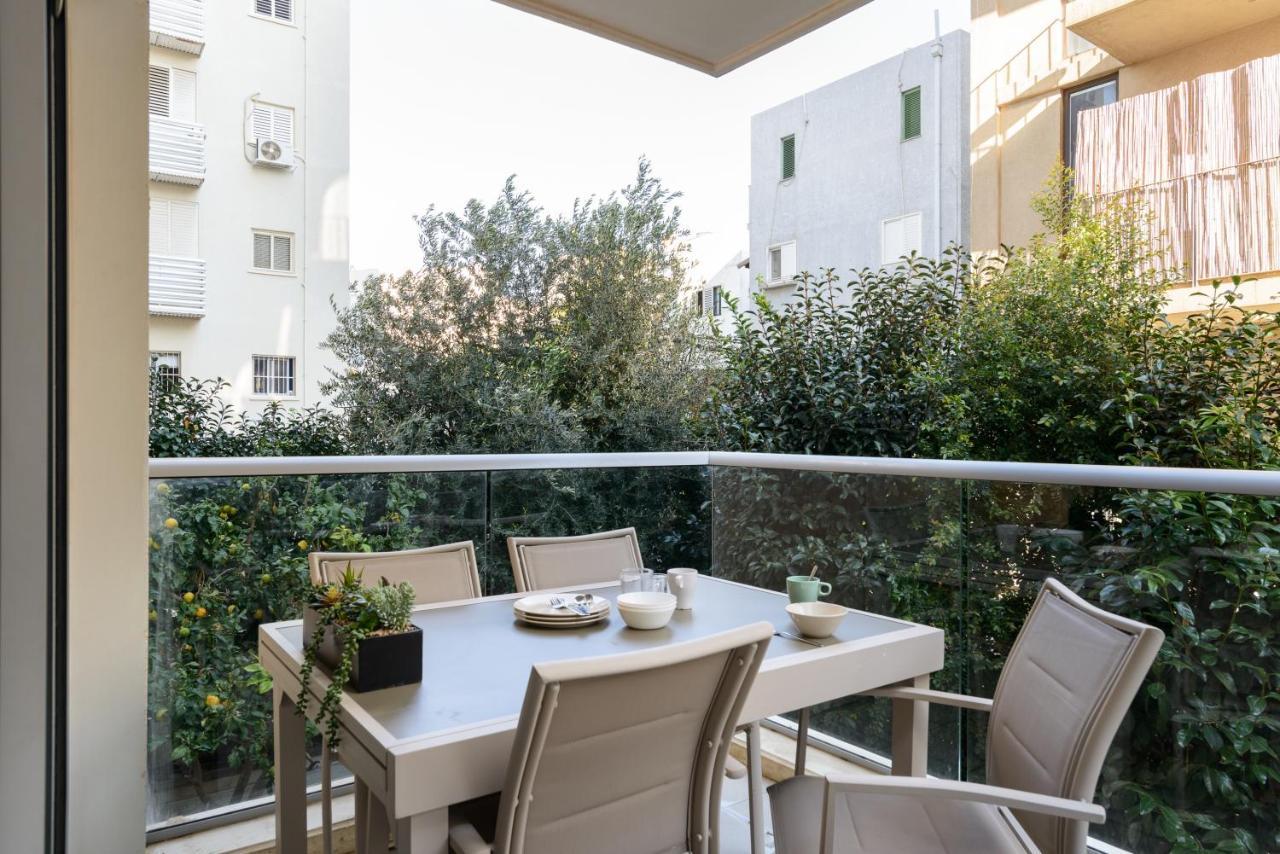 Quiet Hideaway & Terrace Near Beach By Feelhome Тел Авив Екстериор снимка