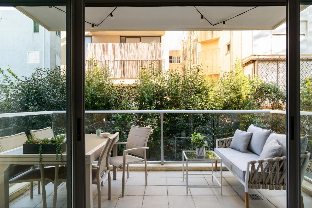 Quiet Hideaway & Terrace Near Beach By Feelhome Тел Авив Екстериор снимка